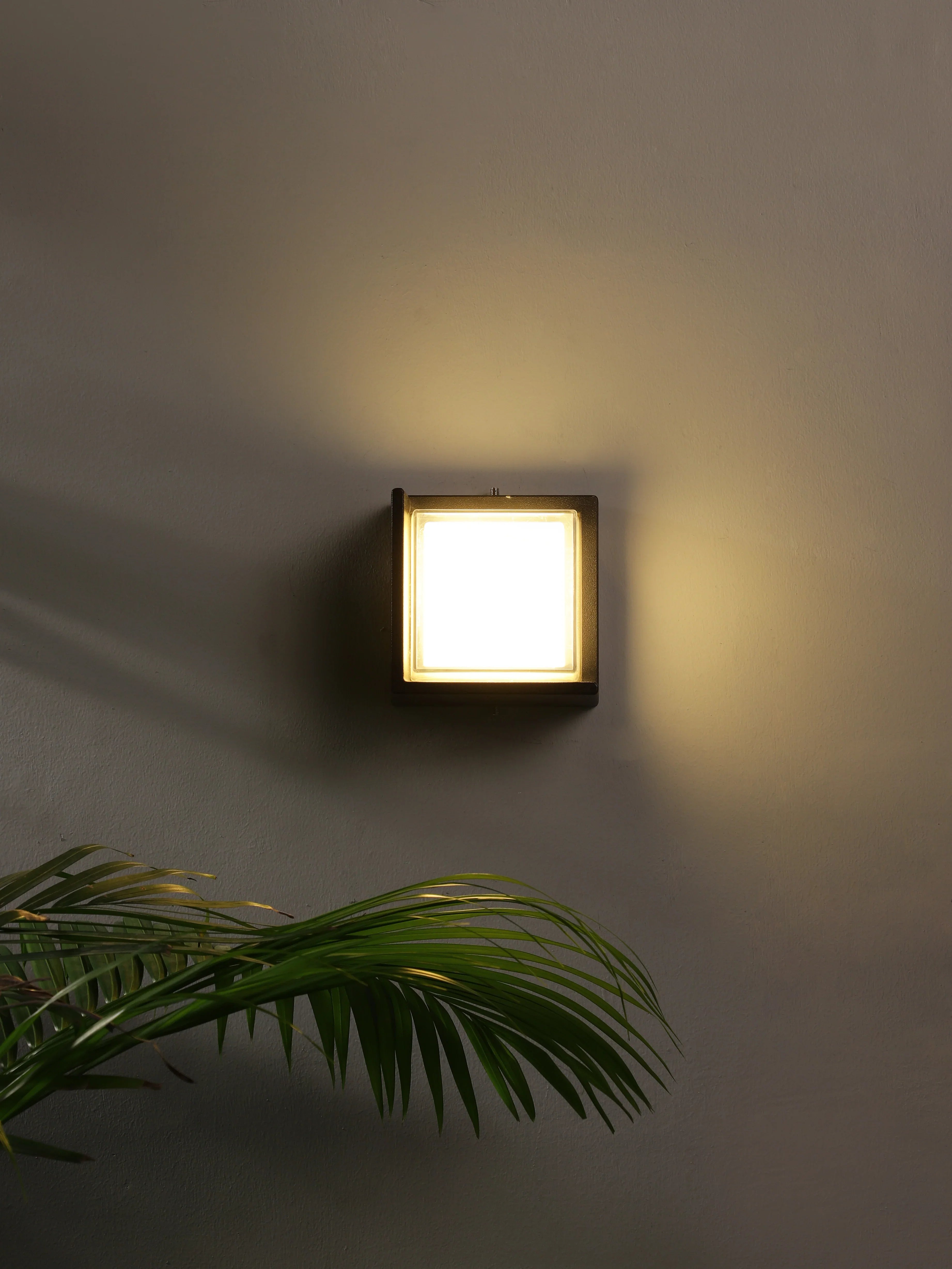 Brooklyn Outdoor Light