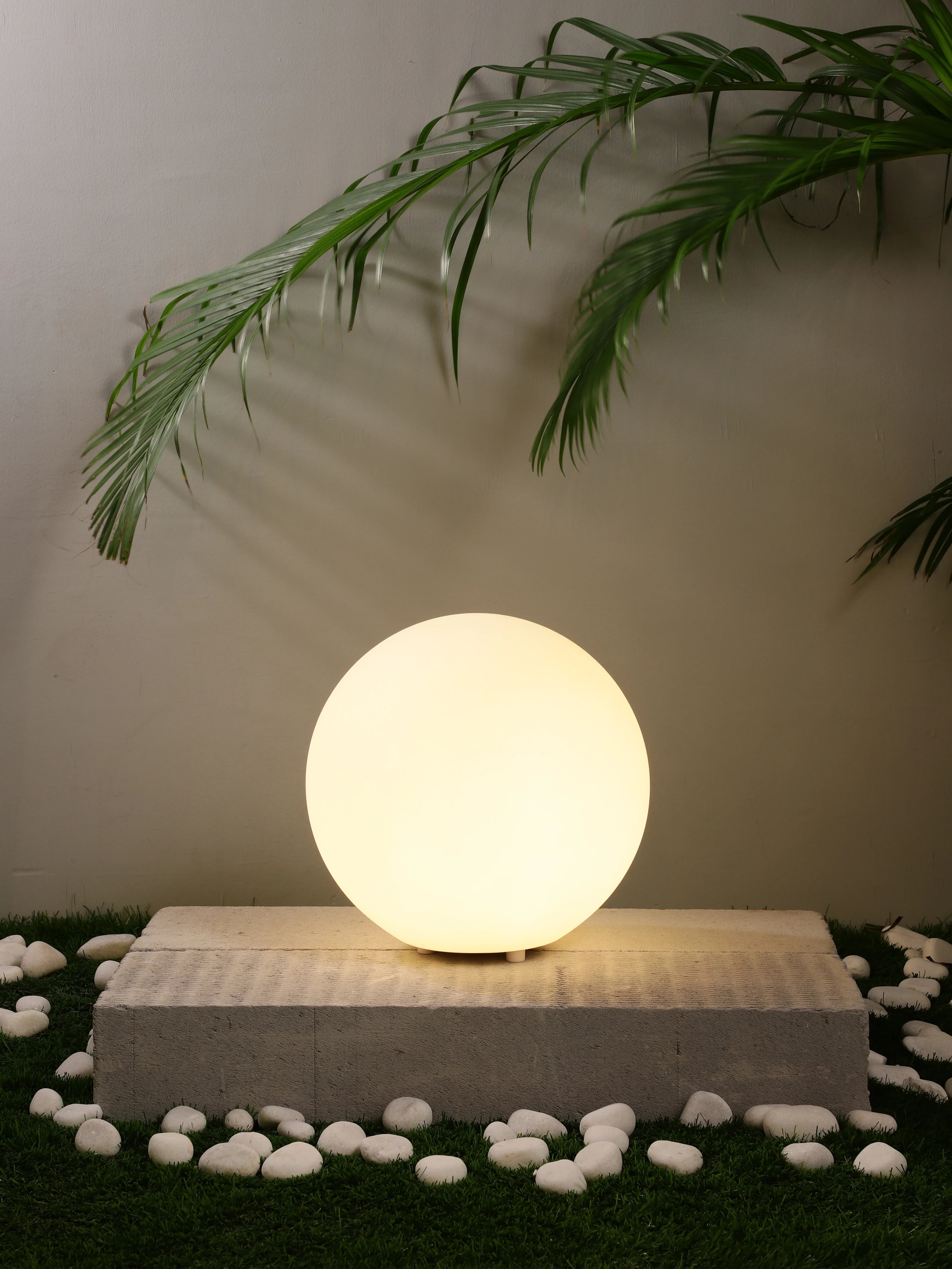 Belmont B Outdoor Light