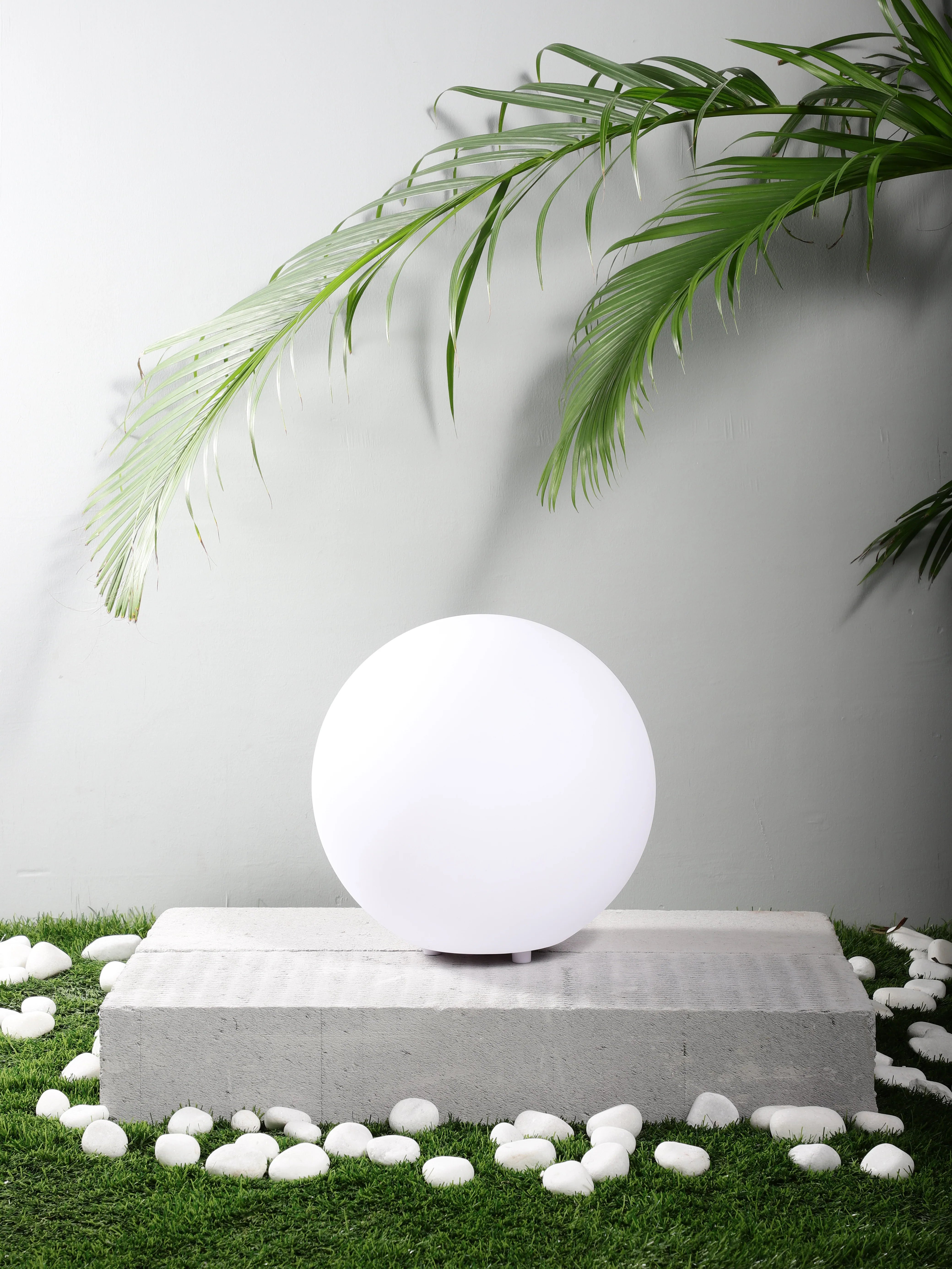 Belmont B Outdoor Light