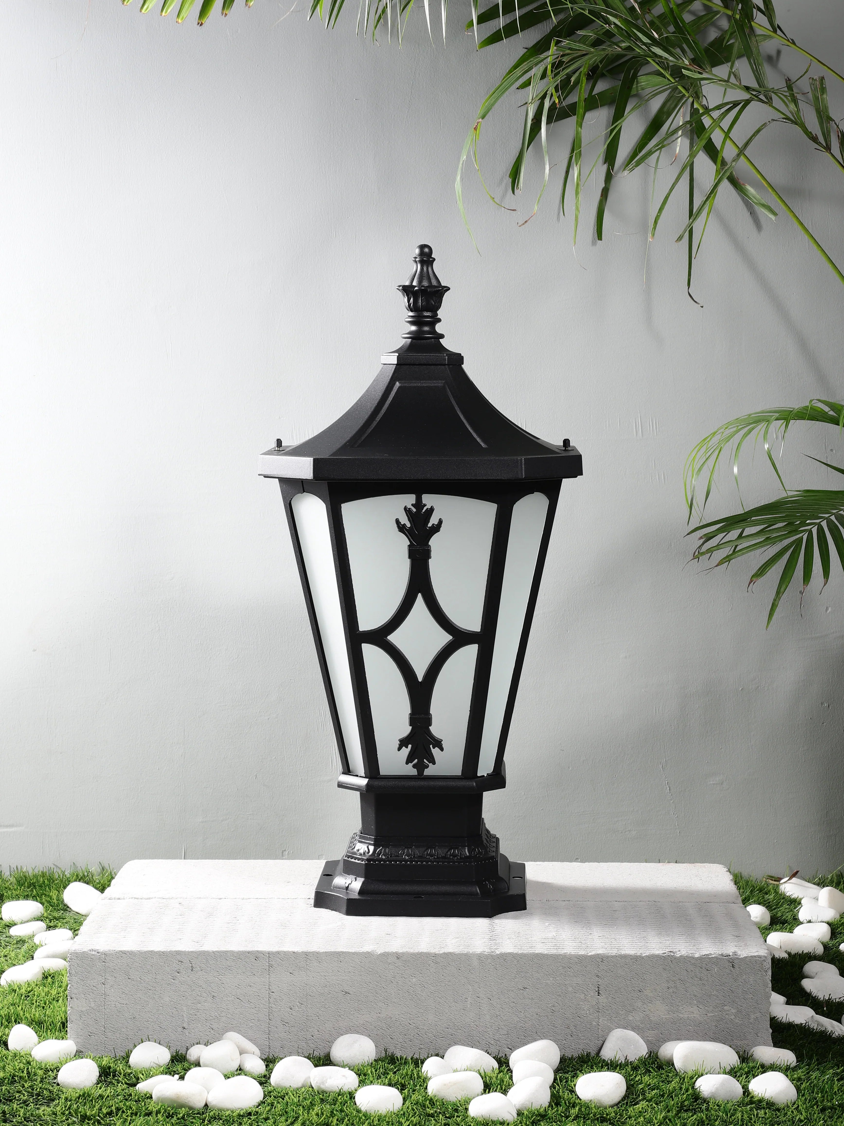 Bronwen Outdoor Light